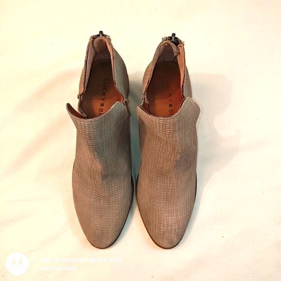 Women's LUCKY BRAND Grey Leather Baley Heeled Booties Ankle Boots US Size 6 - Picture 2 of 7